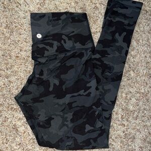 Dark army green Lululemon aligns size 6